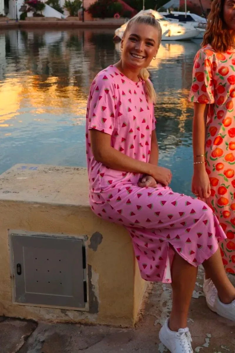 Alma T-Shirt Dress | Pink Watermelon | Kjole fra Liberté