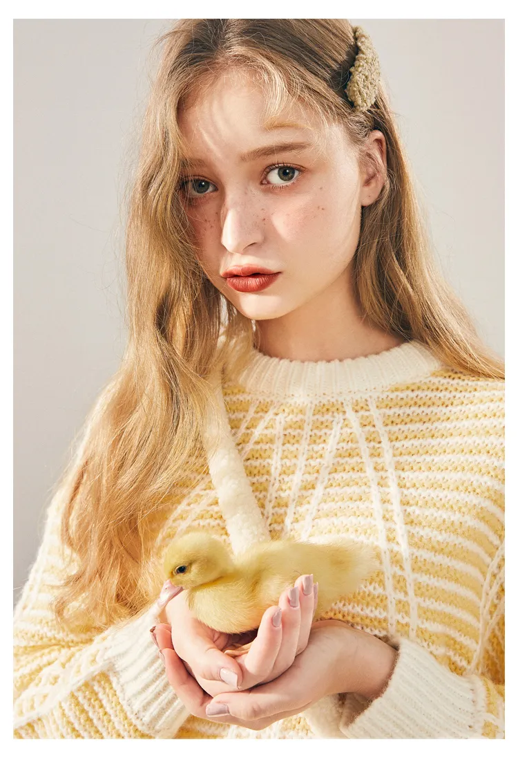 LEDDIN DESIGN STRIPED LIGHT WEIGHT JUMPER