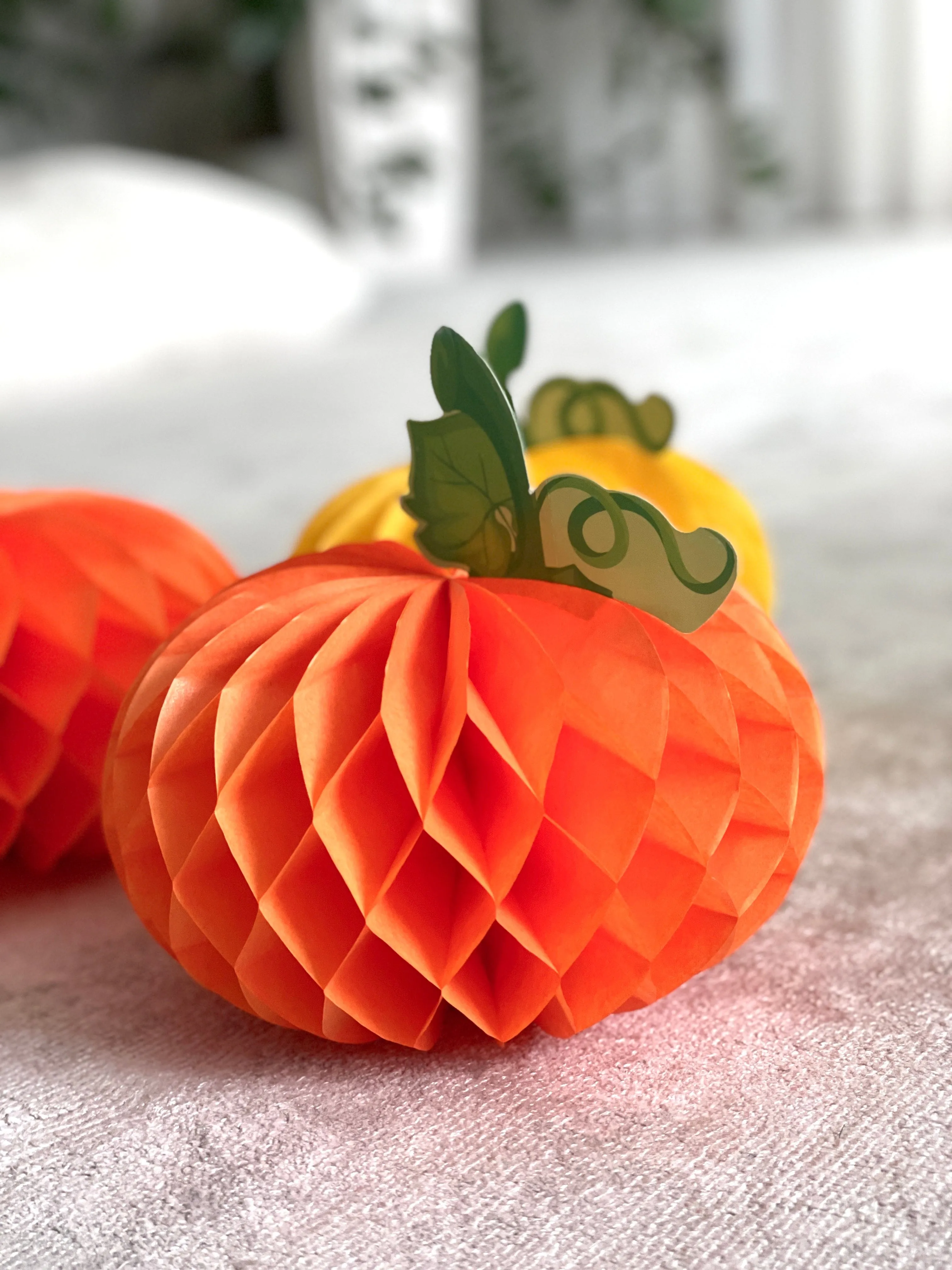 Paper honeycomb pumpkin set of 3 - beautiful Halloween - Fall decoration
