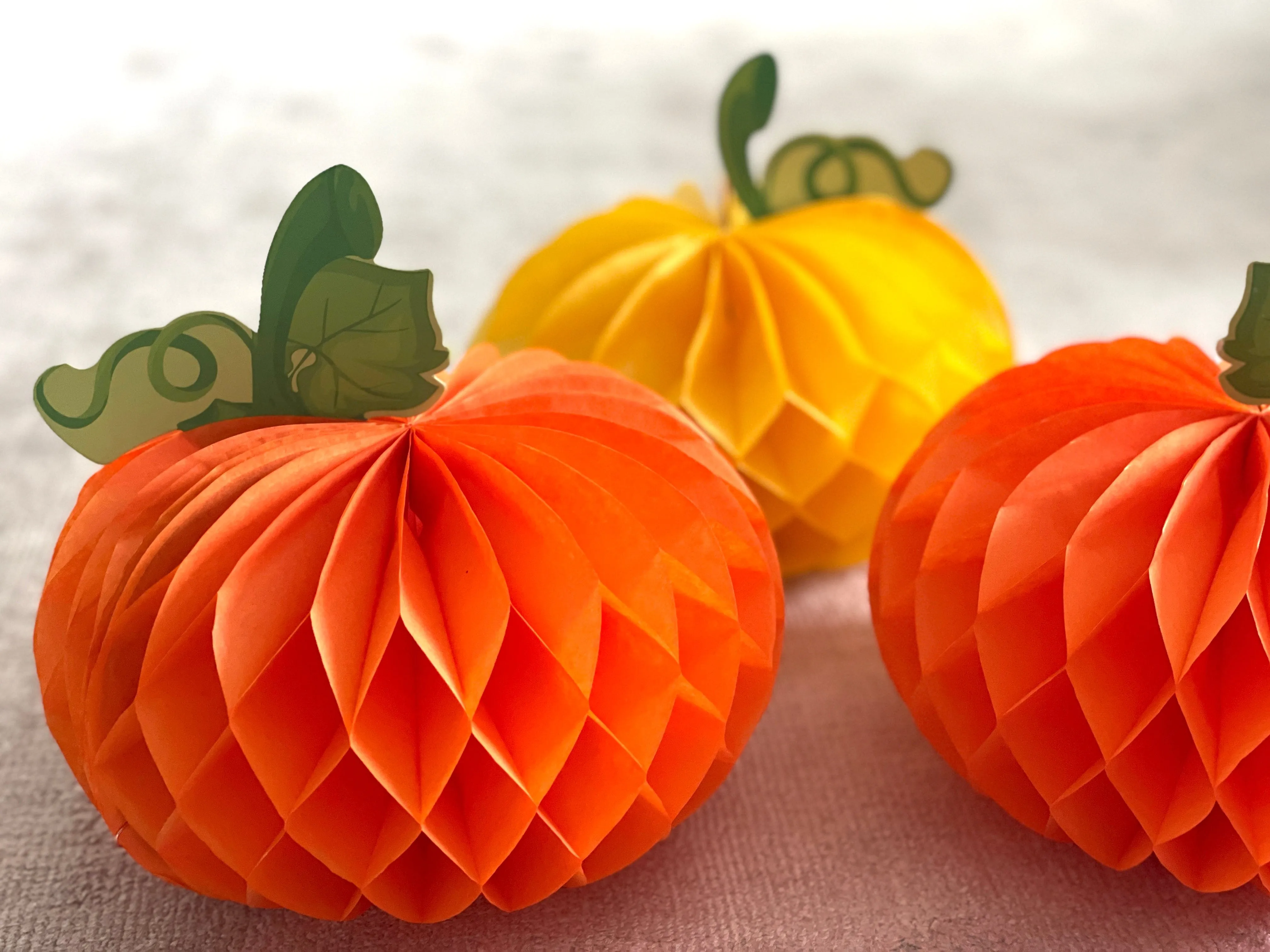 Paper honeycomb pumpkin set of 3 - beautiful Halloween - Fall decoration