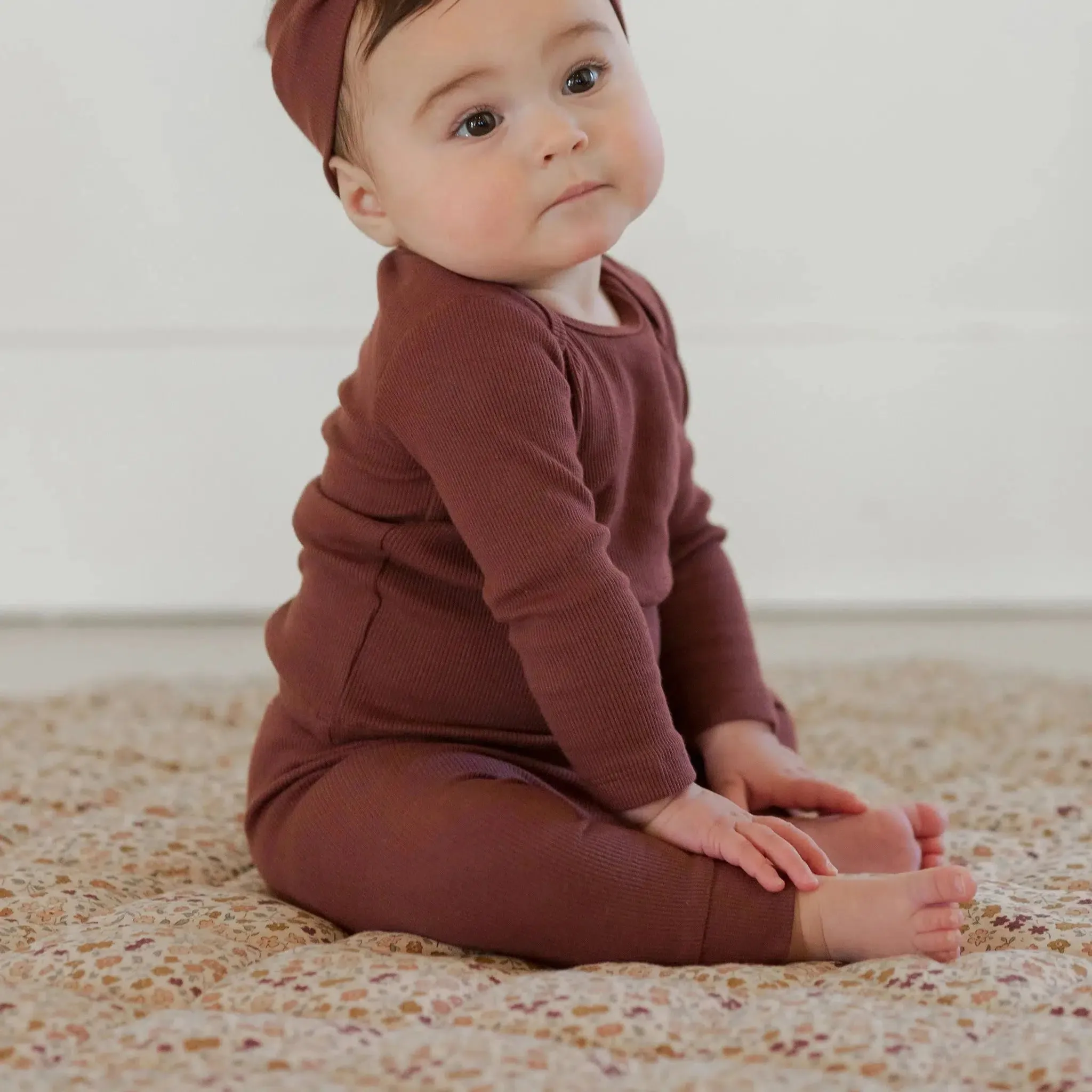 Quincy Mae - Organic Ribbed Tee   Leggings Set - Plum